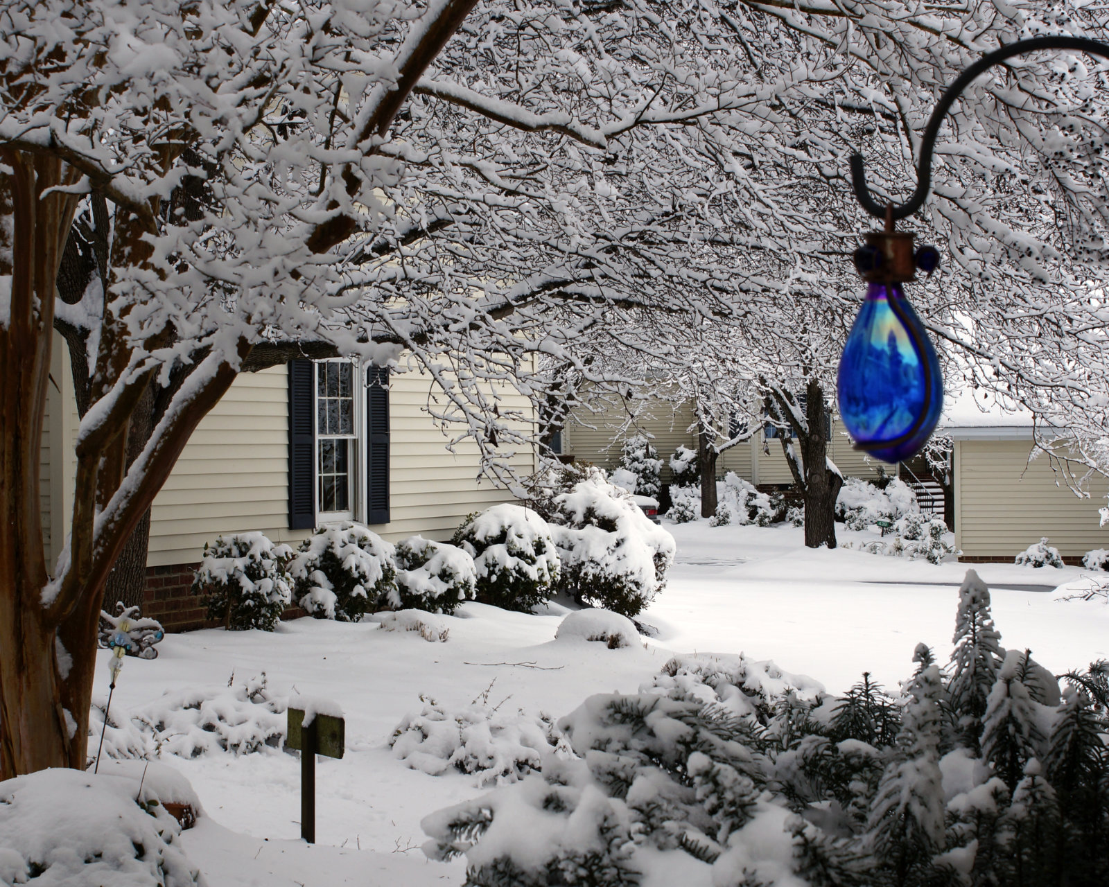 Snow at Countryhouse